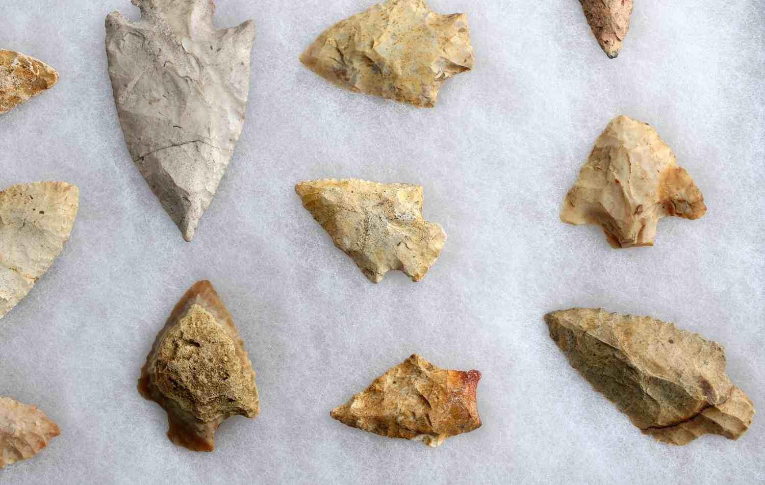 NATIVE AMERICAN GROUND FIND ARROWHEAD LOT OF 21