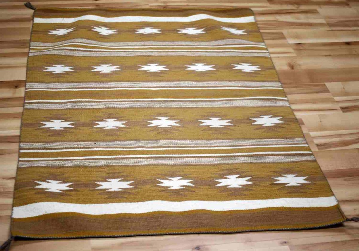 NAVAJO INDIAN EARLY CHINLE SQUASH BLOSSOM BLANKET