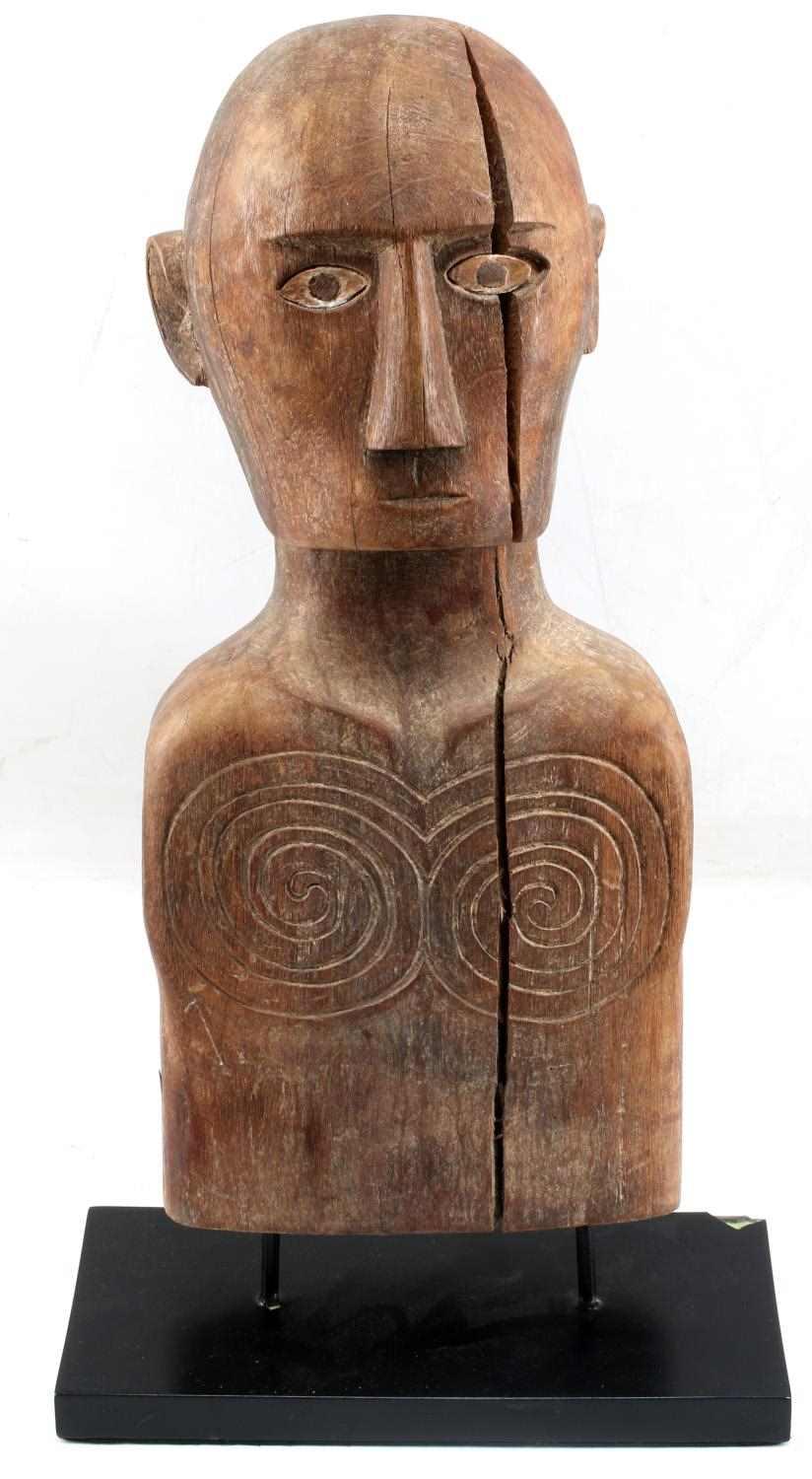 TUA TUA SULAWESI MORTUARY GUARDIAN FIGURE