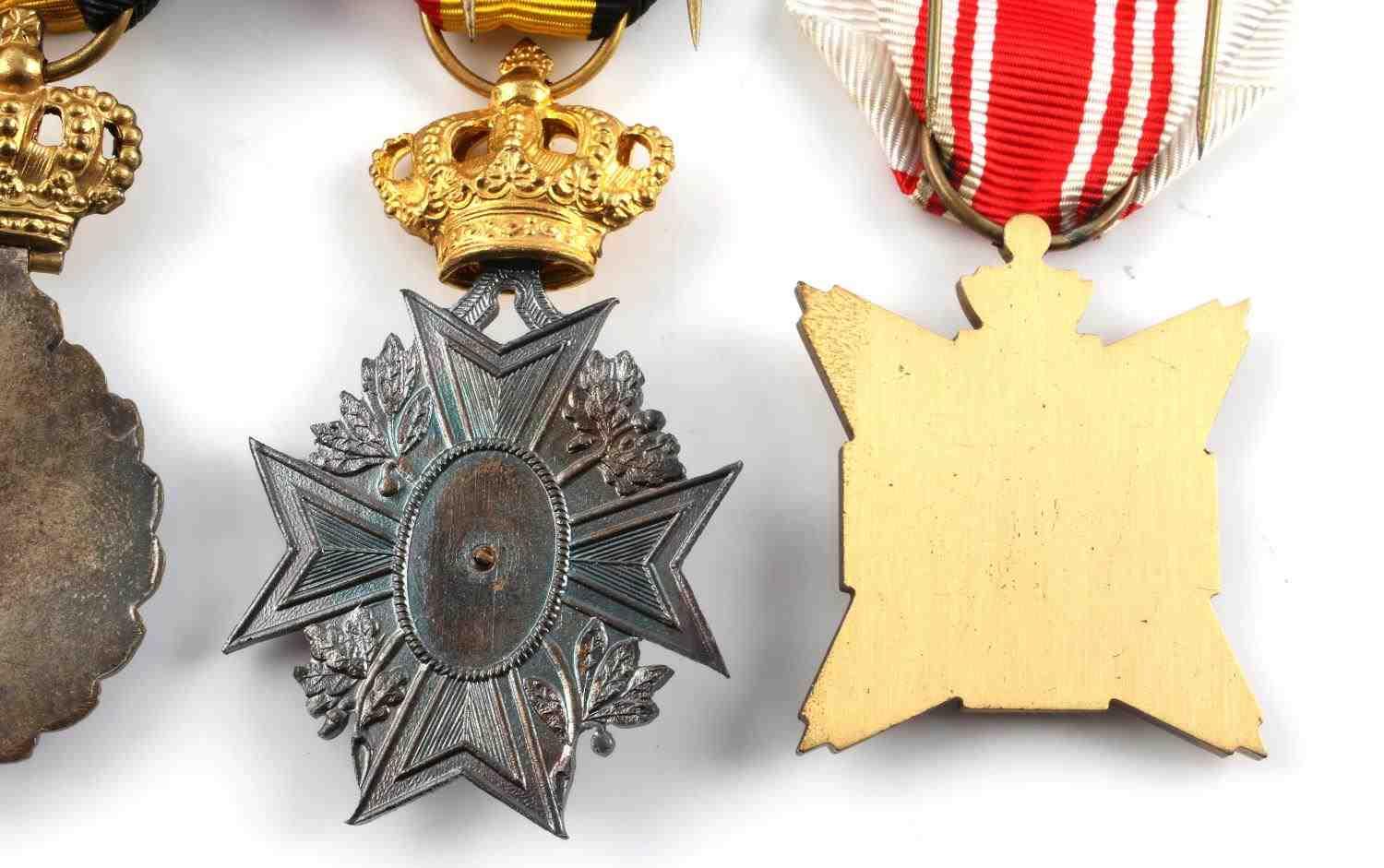 WWI WWII BELGIUM MEDAL LOT WAR CROSS  MERIT DONOR