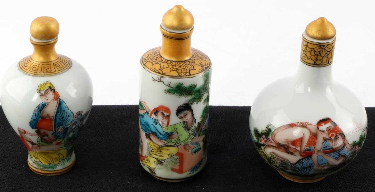 3 QING CHINESE ANTIQUE EROTICA SNUFF BOTTLES