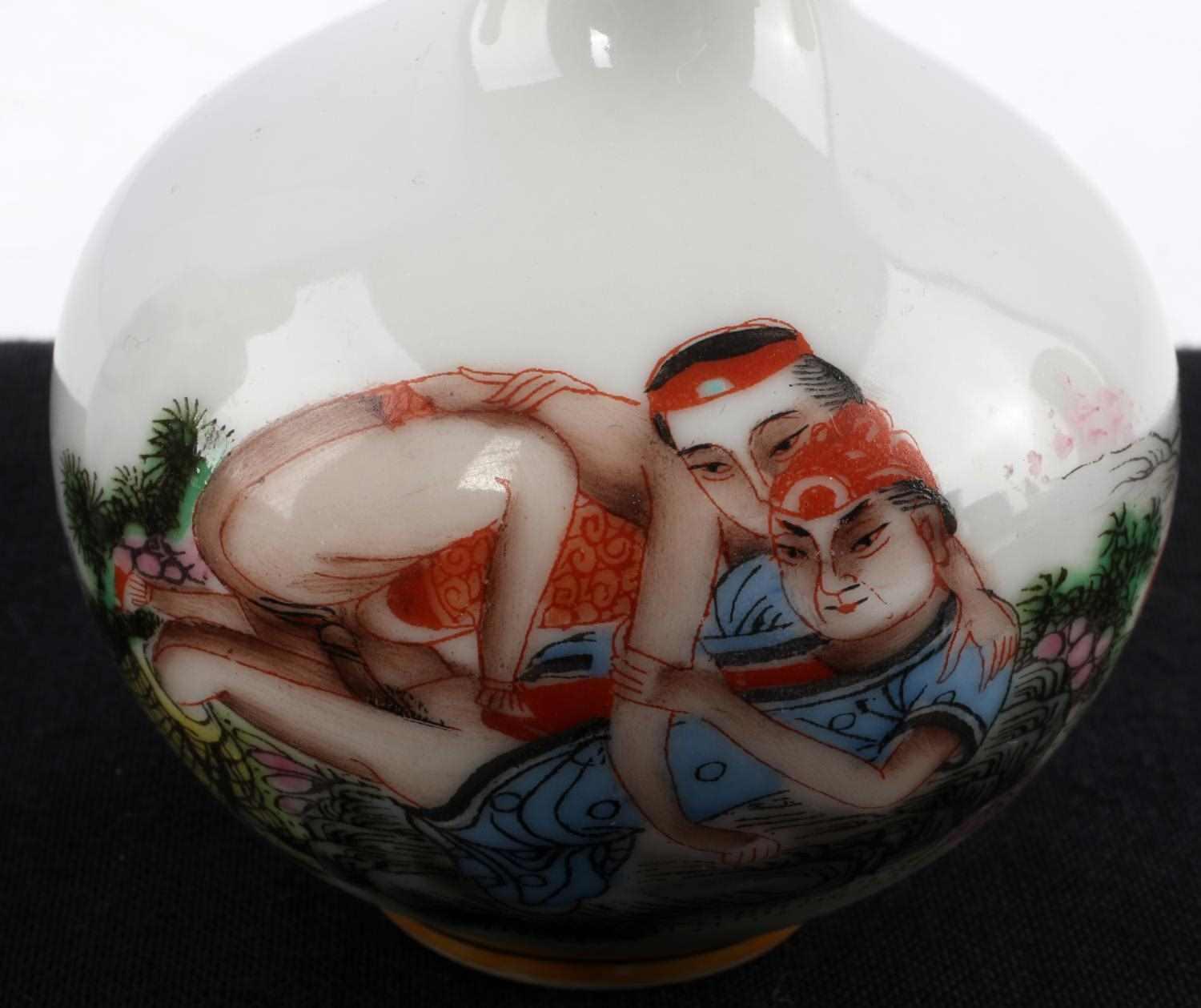 3 QING CHINESE ANTIQUE EROTICA SNUFF BOTTLES