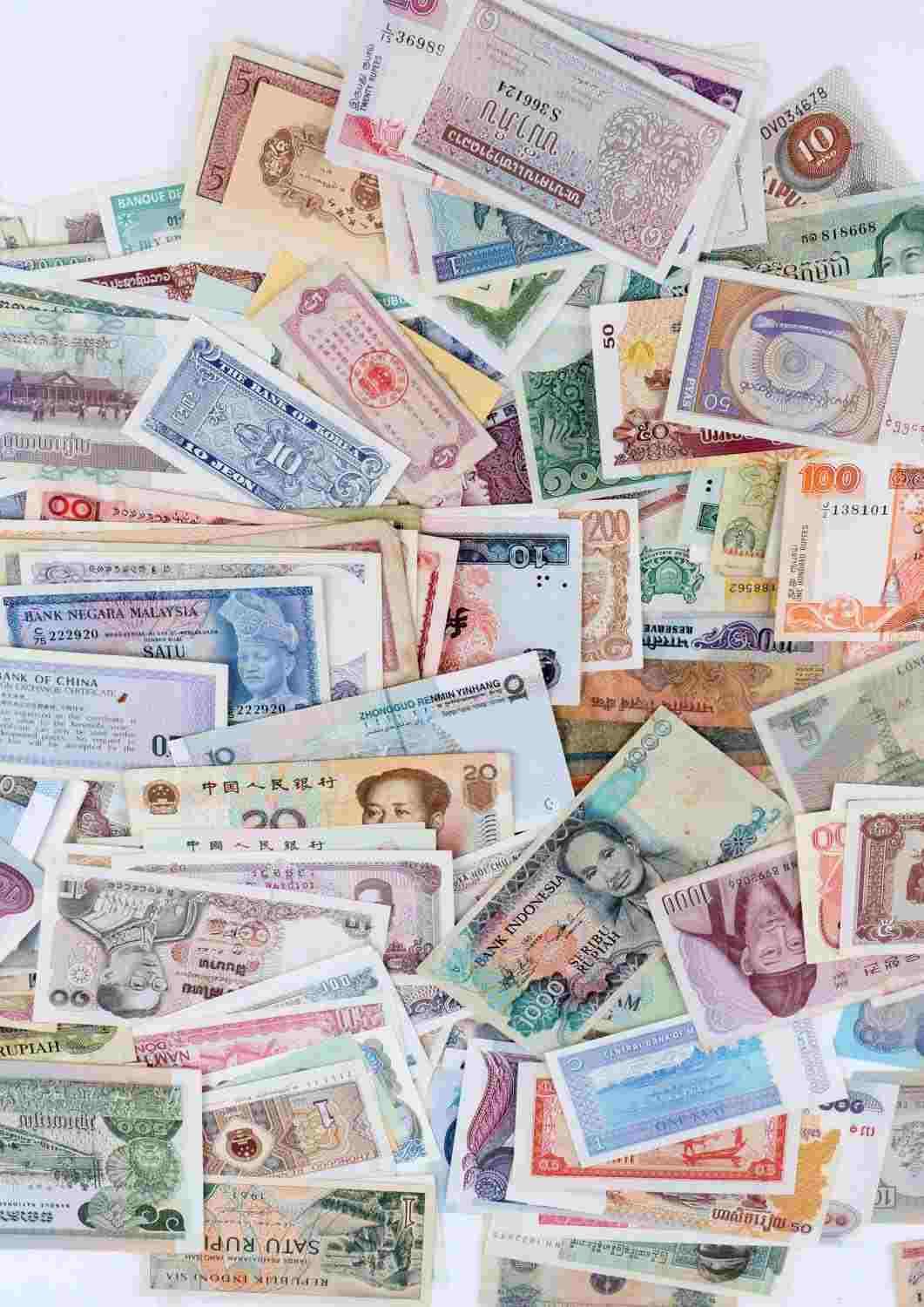 200+ LOT ASSORTED FOREIGN PAPER CURRENCY ASIA ETC