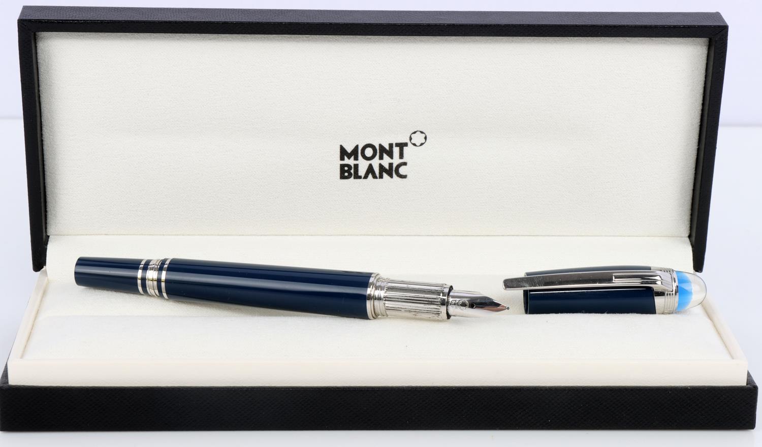 MONT BLANC MEISTERSTUCK FOUNTAIN PEN CASED