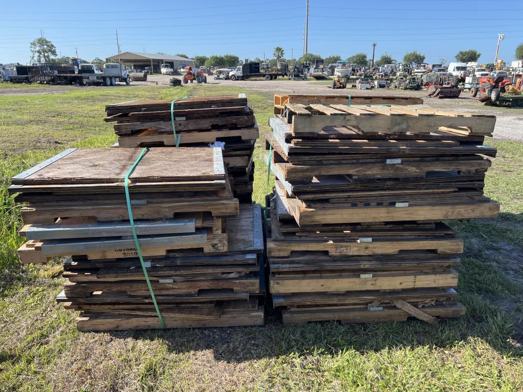 APPROX 20 WOOD CRATES