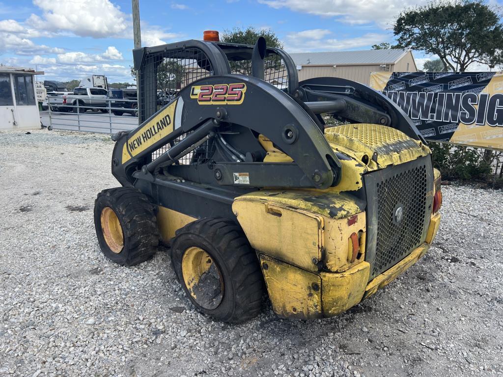 2012 NEW HOLLAND L225 SKIDSTEER