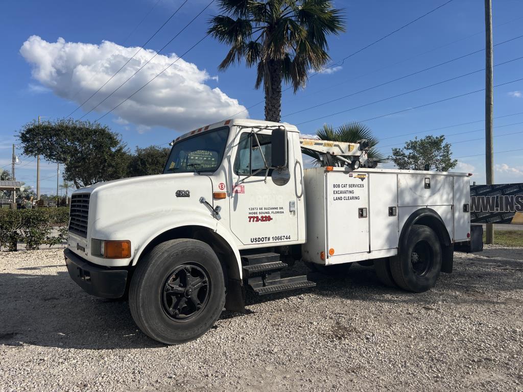 1997 INTERNATIONAL 4700 UTILITY TRUCK W/T R/K