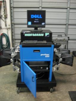 Hofmann Geoliner 650-4 wheel computer alignment machine-3D-Rollback machine w/adjustable height boom