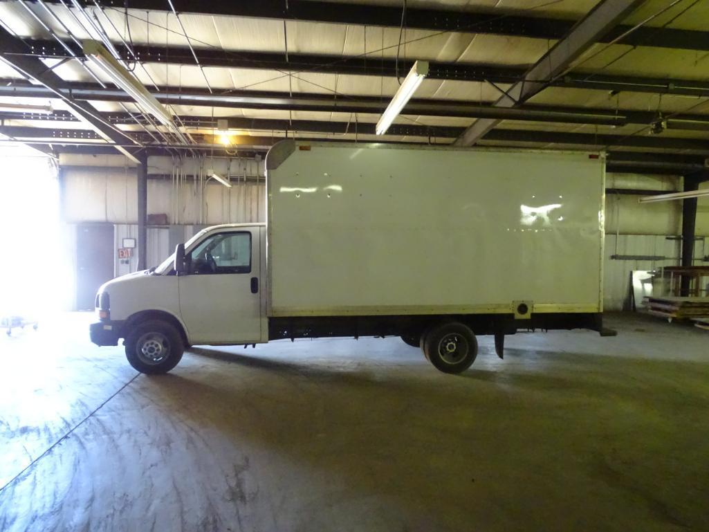 2006 GMC Savana 63500 16' Gas Box Truck-118,027 miles