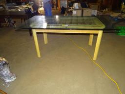 Rattan table with glass top and 6 chairs. Plus 4 Rattan Etageres.