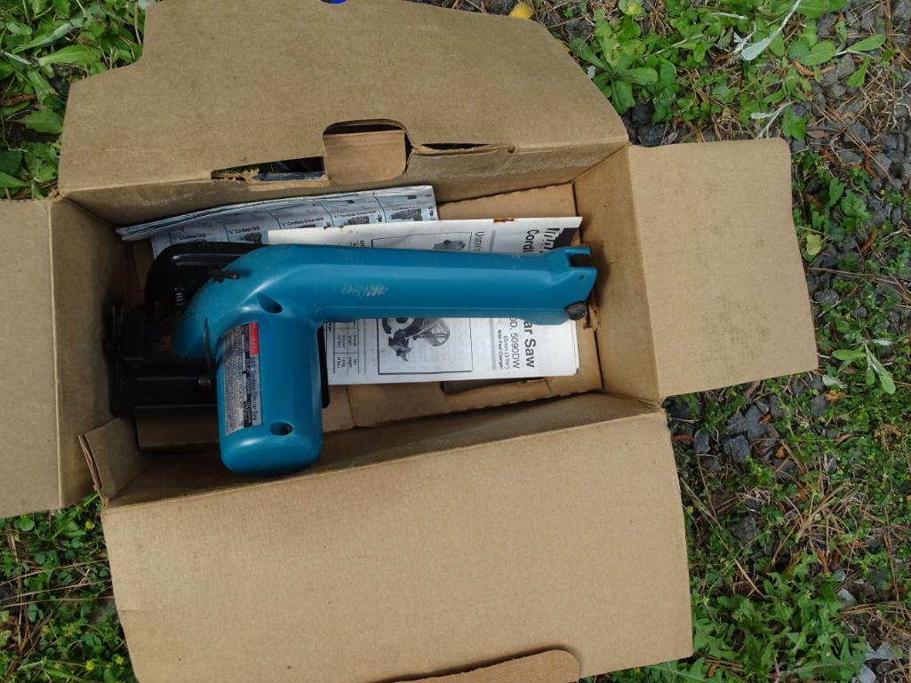 Makita Cordless Circular saw (never used)-3 and 3/8 inches