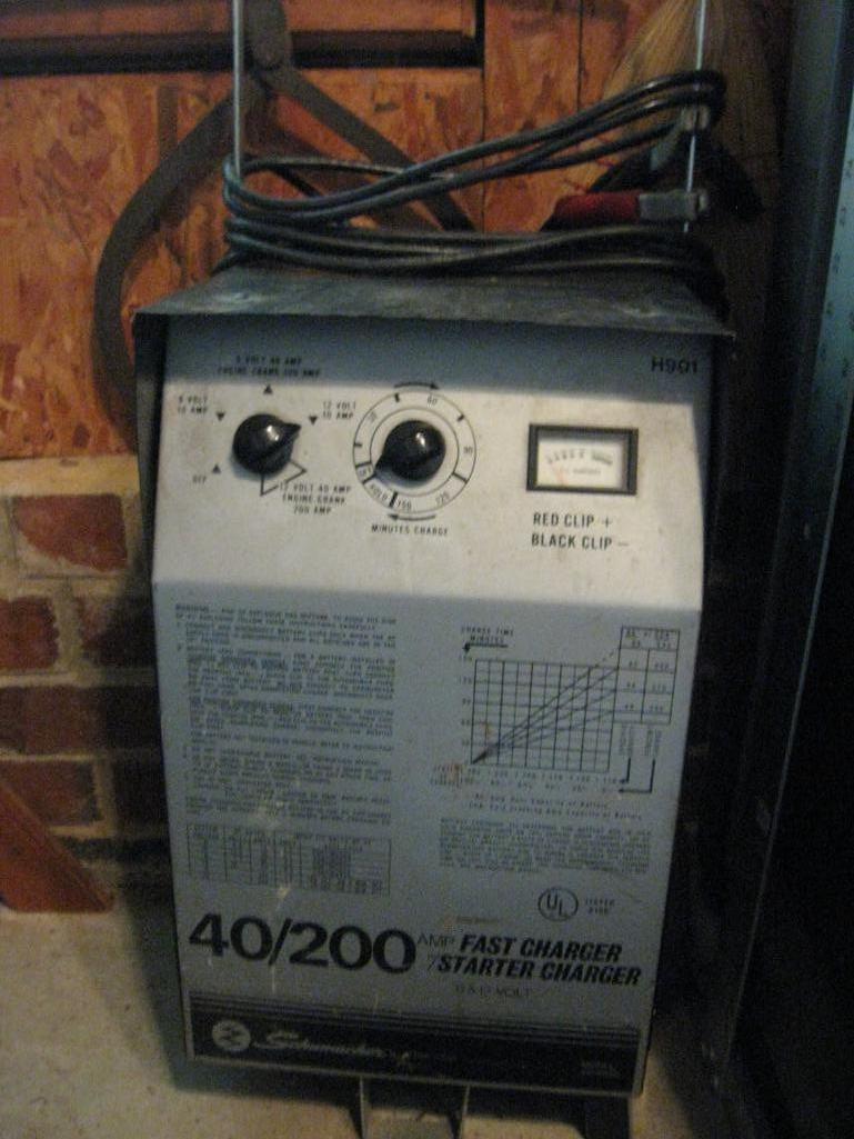 40/200 AMP Fast Starter Charger. Schumacher Model SE 4020.