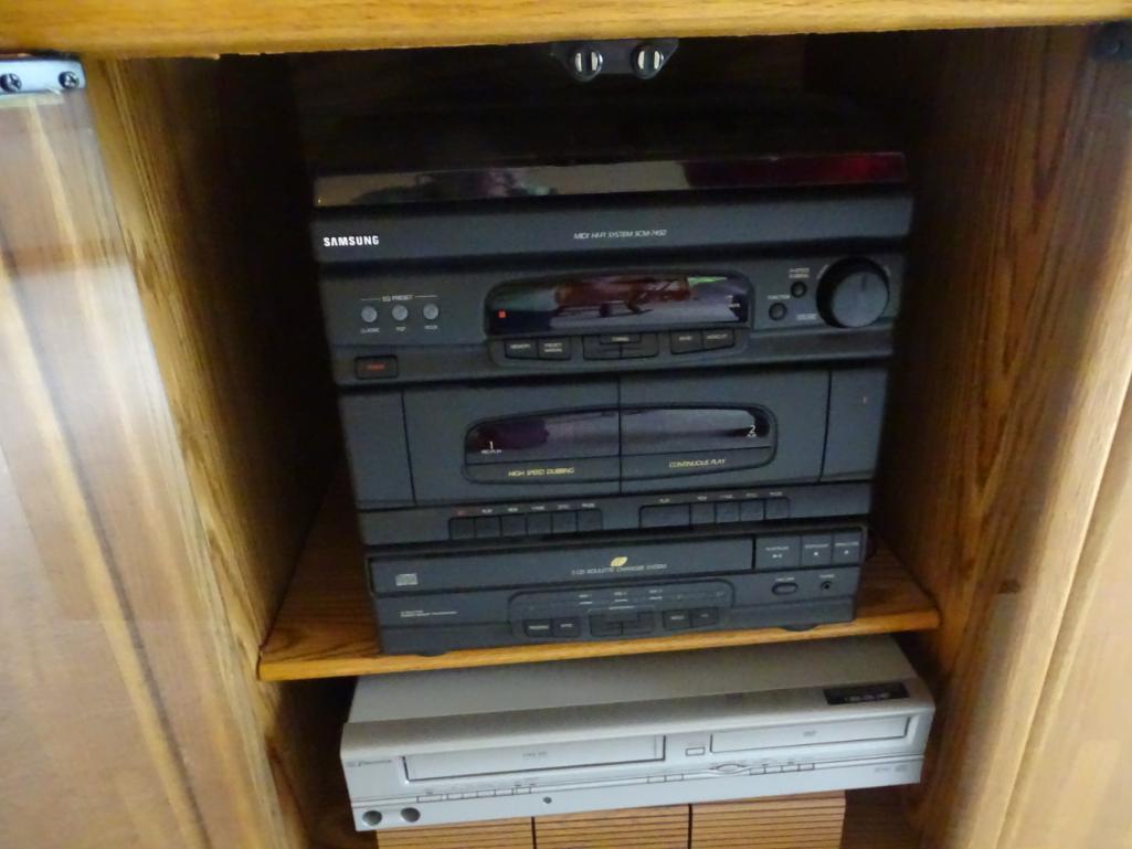 Samsung MIDI Hi-Fi System-SCM-7450 CD Changer & Emerson VHS/DVD Player plus tapes