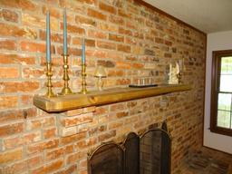 Items on mantle-