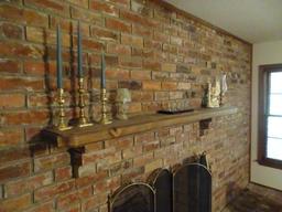 Items on mantle-