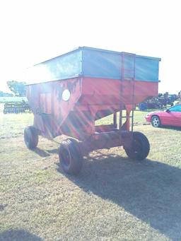 Colby 300 Bu Gravity Wagon