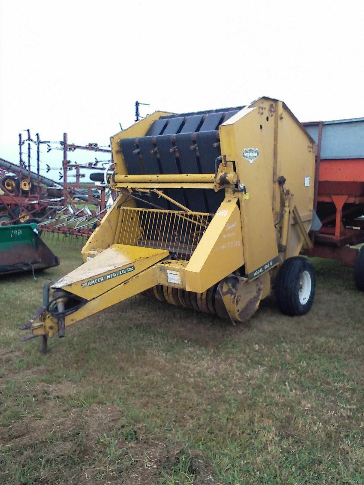 Vermeer 605G Round Baler