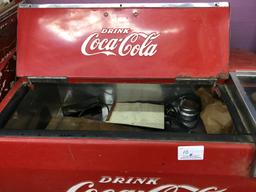 Coca cola pop machine