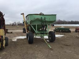 parker 2600 gravity box w/ auger