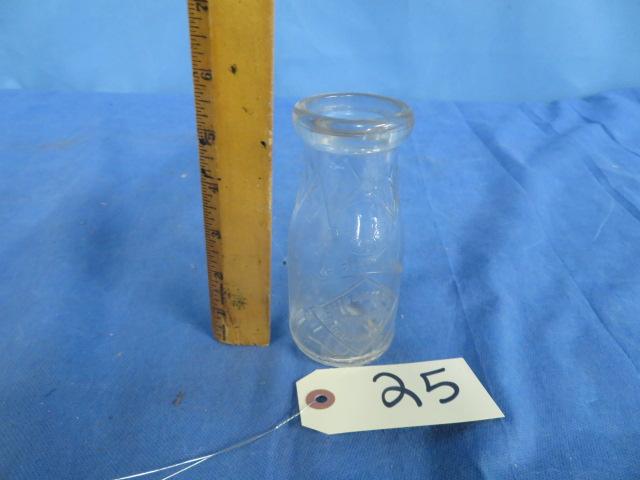 1/2 PINT  L.N.OVERCASH GREEN ACRES FARM MILK BOTTLE- KANNAPOLIS, NC