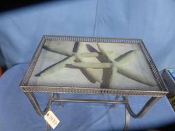 SMALL METAL TABLE W/ STAR FISH ON TOP