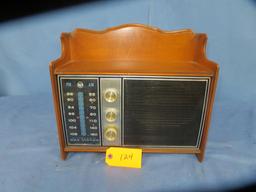 RCA VICTOR RADIO  15 X 13 X 7