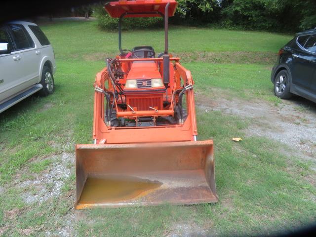 KUBOTA B2150 TRACTOR 4 WHEEL DR. W/ BF350 LOADER  AND 5520 KUBOTA TRENCHER  ATTACHED ---718 HRS.