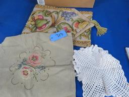 TABLE LINEN LOT