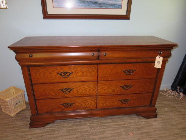 NICE MODERN OAK DRESSER 60 X 18 X 36