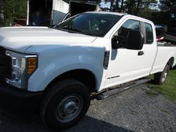 2017 FORD G7L XL350 POWER STROKE TURBO DIESEL W/ 70,465 MILES- GOOD TITLE