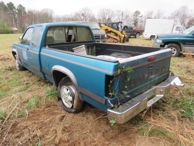 1994 DODGE DAKOTA W/ KEY- MISSING PARTS