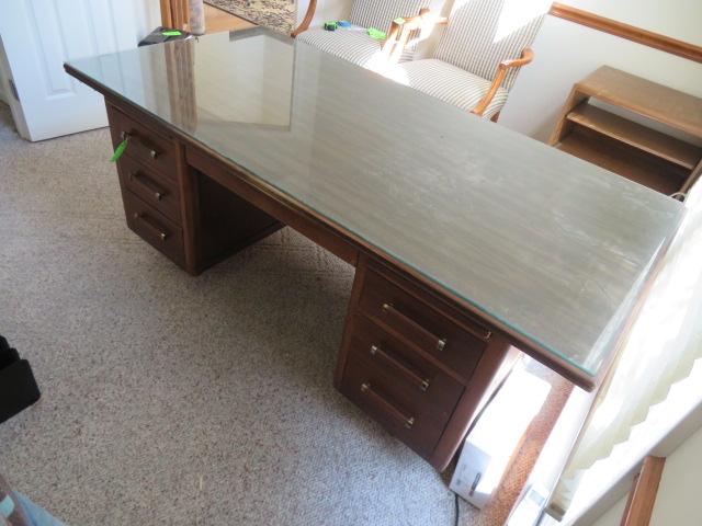 GLASSTOP KNEE HOLE DESK