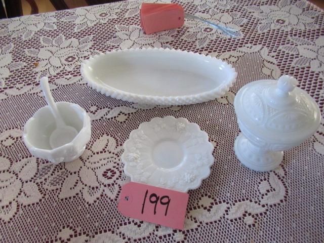 4 PCS MILK GLASS CARNIVAL