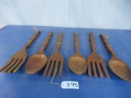 WOODEN FORK & SPOON DECOR