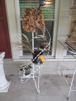 METAL SPIRAL PLANT STAND W/ PLANTS