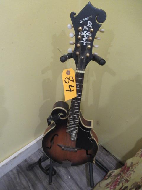 JOHNSON SMALL GUITAR W/ STAND