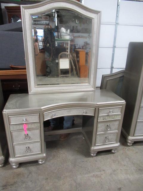 SILVER COASTER FURNITURE VANITY W/ MIRROR   51 X 17 X 30