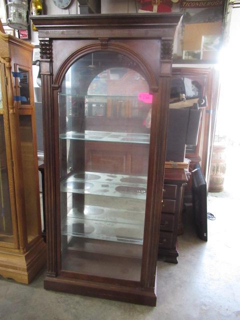 PULASKI FURNITURE LIGHTED CURIO CABINET W/ GLASS SHELVES  80 X 14 X 34