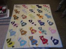 HANDMADE COUNTRY QUILT  79 X 65