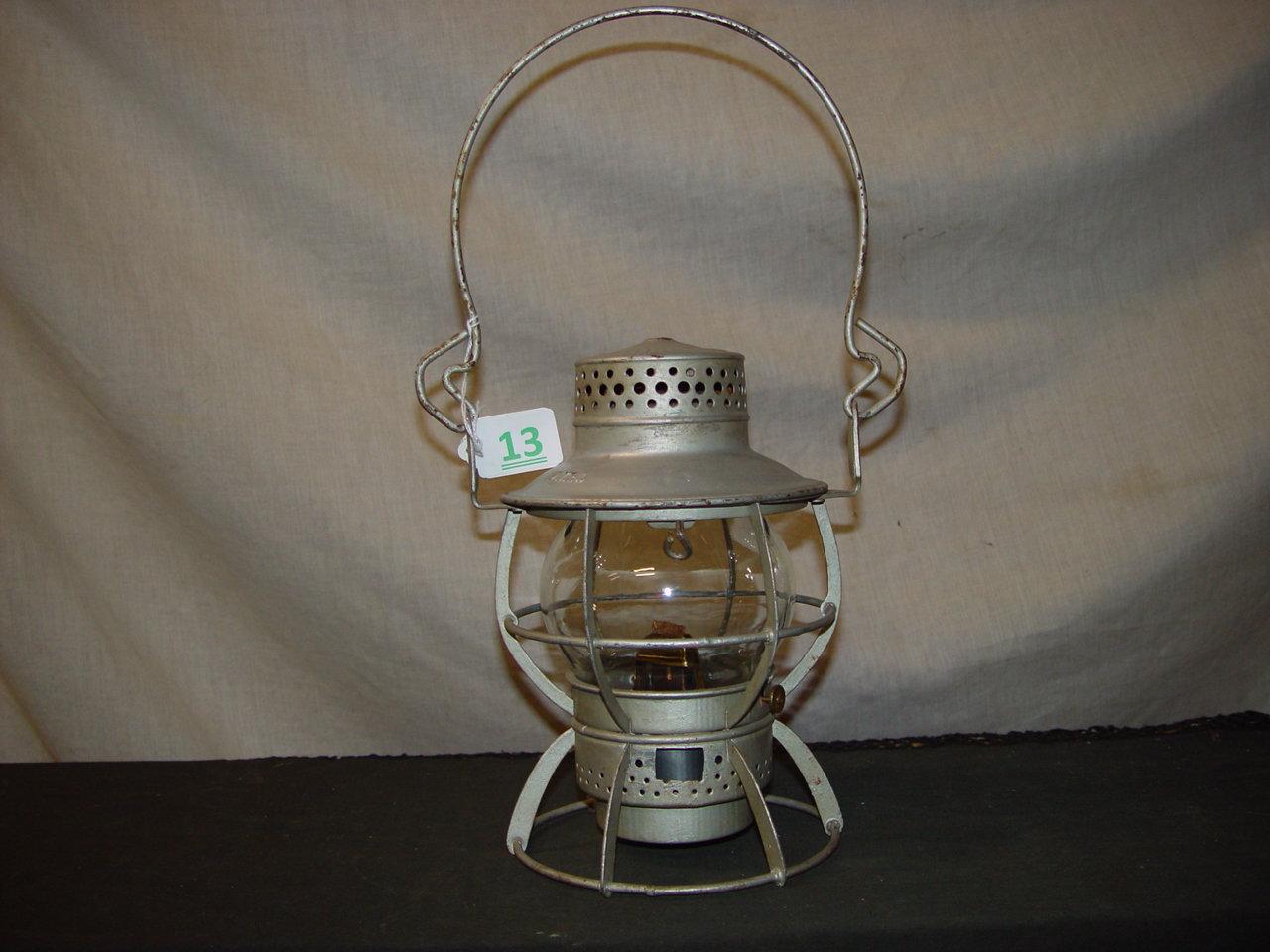 RR lantern marked DT&I (Detroit Toledo & Ironton). Short clear globe