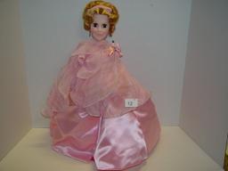 Madame Alexander Self Portrait doll #2290 sleepy eyed with original box 20” tall