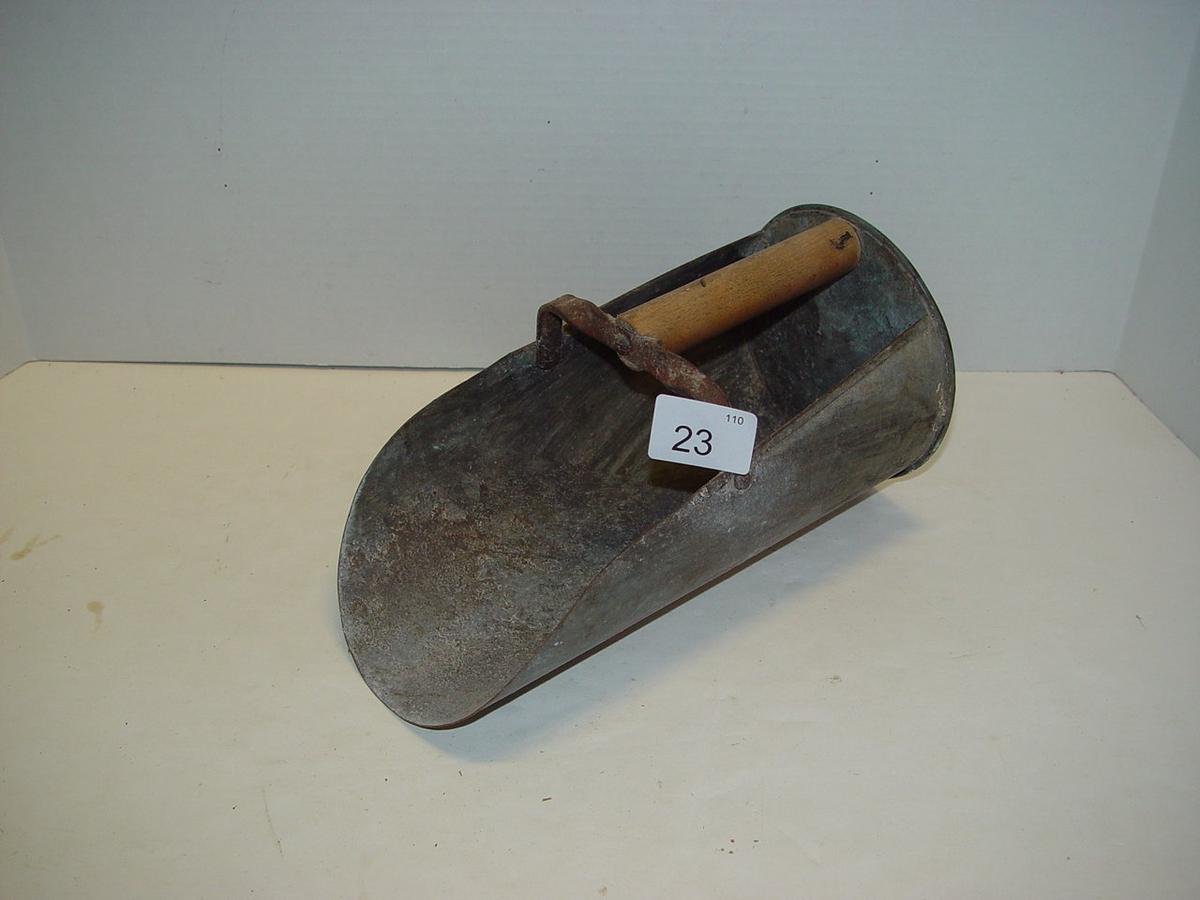 Metal scoop 10” long