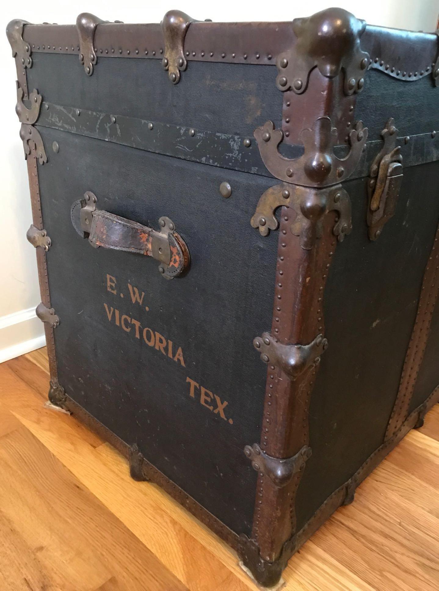 Vintage Hat Steamer Half-Trunk (with Key LPO)