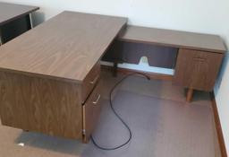 Metal Desk With Return & Chair Mat (LPO)