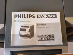 Phillips Magnavox Mini HiFi System with Speakers (LPO)