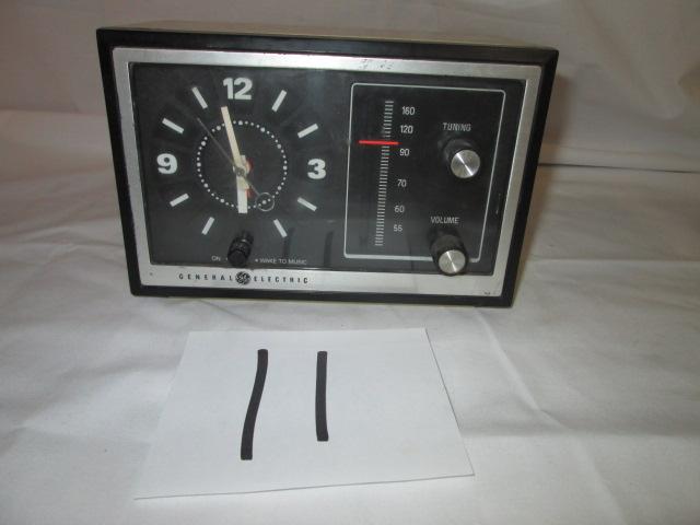 GE General Electric Model 7-4725 A Clock Radio