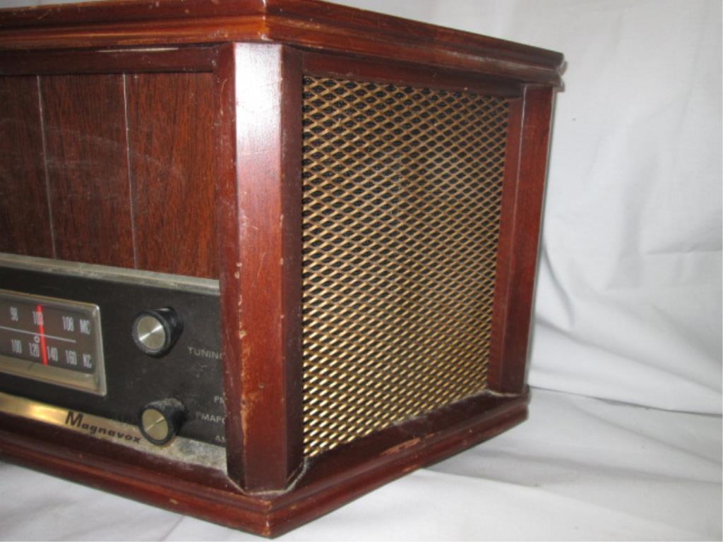 Magnavox Model OFM022 Radio