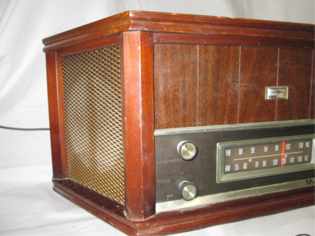 Magnavox Model OFM022 Radio