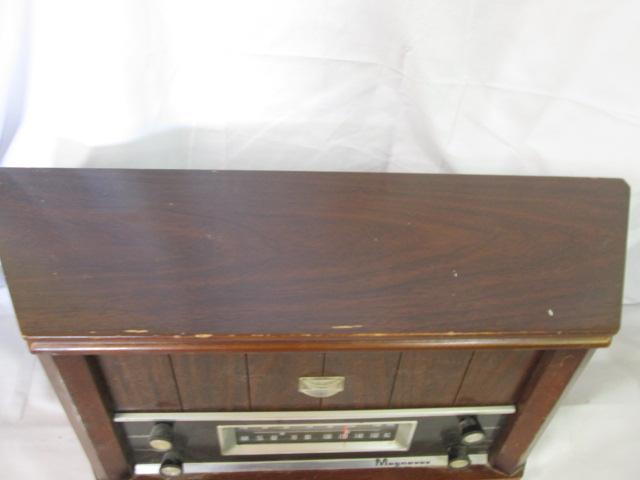 Magnavox Model OFM022 Radio