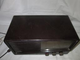 Philco Model 49-905 Bakelite Radio